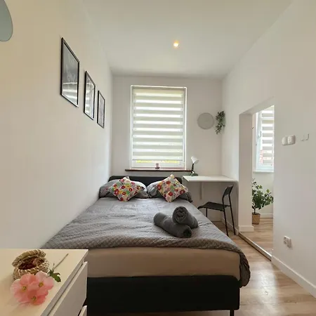 Birch Studio- Peaceful Retreat, 10 Minutes To Old Town & Seaside * Gdansk